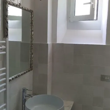 Oda ve Kahvaltı Colori Di 4*